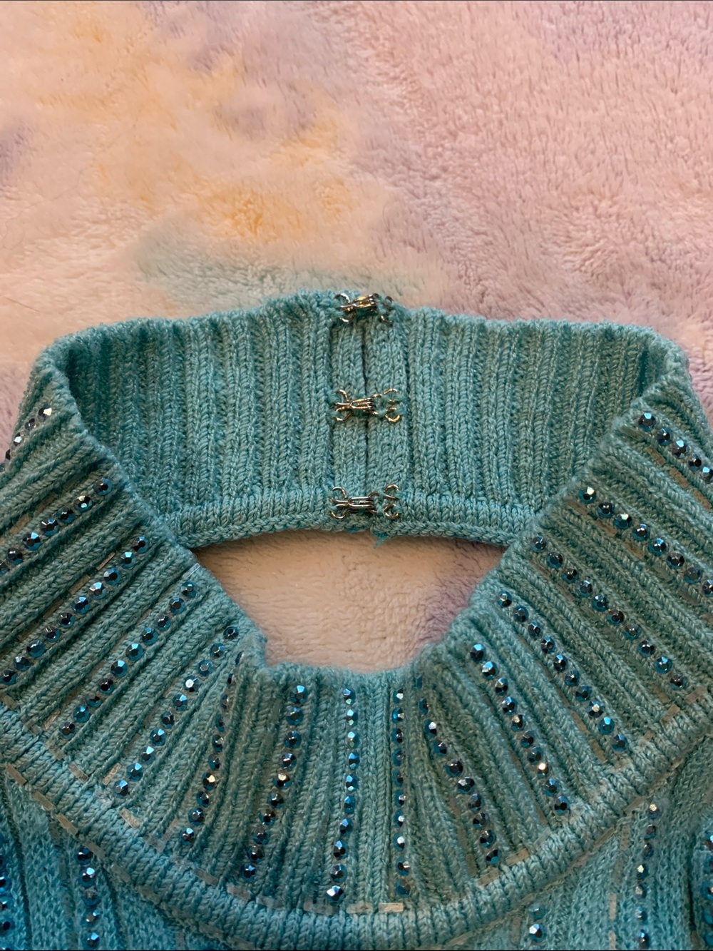 Spring 2003 St. John Evening Beaded Knit Halter Top - Picture 5 of 11